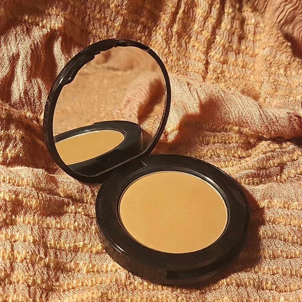 Too Faced Chocolate Soleil bronzer min